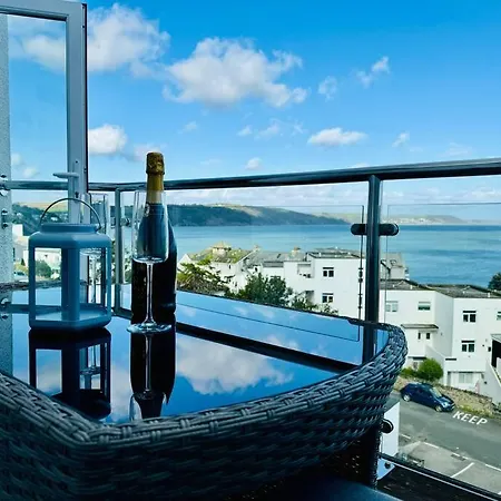 Luxury Sea View With Multi Balcony And Private Onsite Parking Only 300m From The * Looe