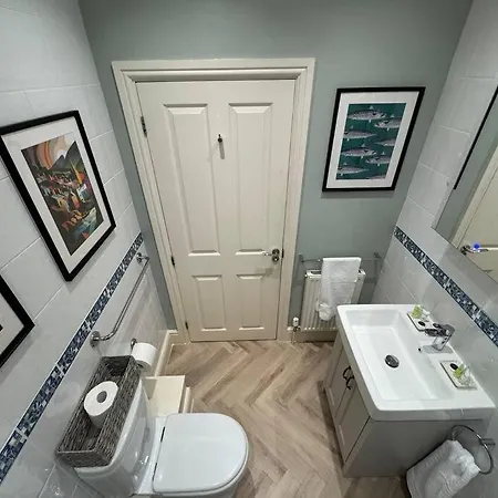 Luxury Sea View With Multi Balcony And Private Onsite Parking Only 300m From The * Looe